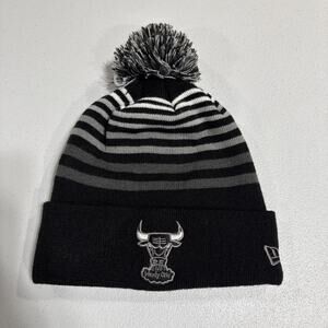 New Era Hardwood Chicago Bulls Hat Beanie Windy City Pom Pom Beanie Black Gray